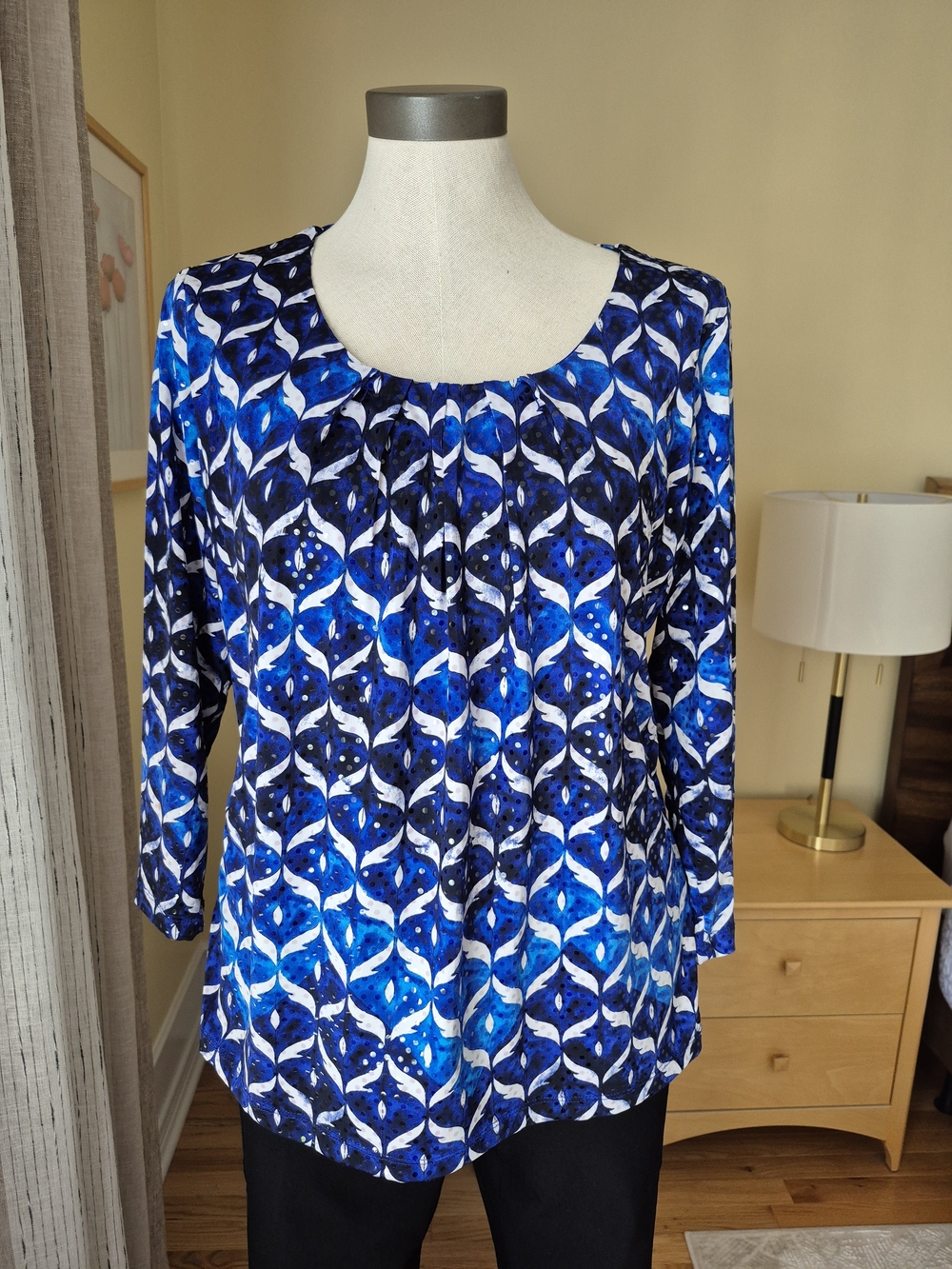 Allison Daley Women's Blue Patterned Scoop Neck Long Sleeve Top